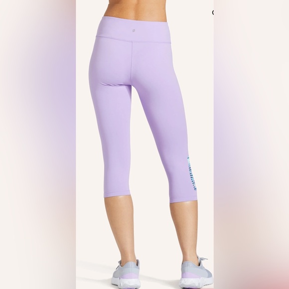 Peloton Essential Mid-Rise Women’s Capri - Picture 3 of 8